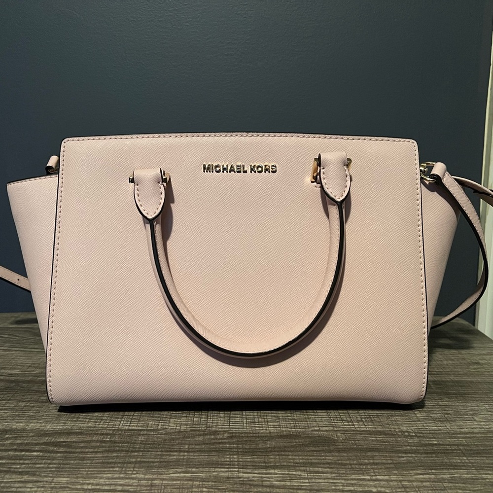 Michael Kors Selma Hangbag